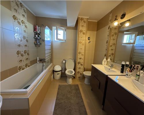 Casa mobilata 4 camere 2 bai si garaj in Turnisor