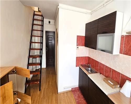 Garsoniera tip mansarda 2 camere  zona Terezian