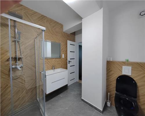Apartament 3 camere cu 2 balcoane si 2 locuri de parcare