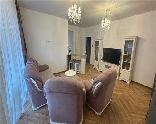 Apartament nou de lux cu 3 camere si garaj zona Centrala