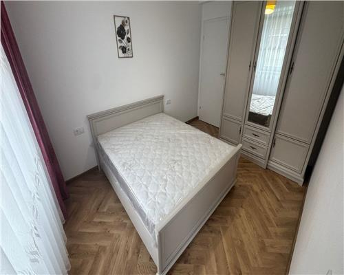 Apartament nou de lux cu 3 camere si garaj zona Centrala