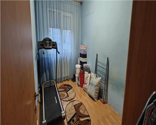 Apartament 3 camere etaj 1 in zona Vasile Aaron
