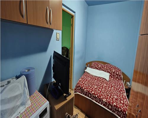Apartament 3 camere etaj 1 in zona Vasile Aaron