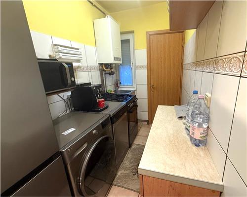 Apartament 3 camere etaj 1 in zona Vasile Aaron