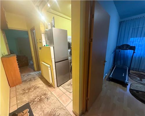 Apartament 3 camere etaj 1 in zona Vasile Aaron