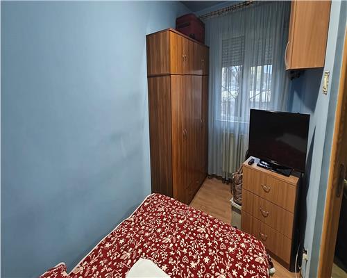 Apartament 3 camere etaj 1 in zona Vasile Aaron