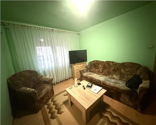 Apartament 3 camere etaj 1 in zona Vasile Aaron