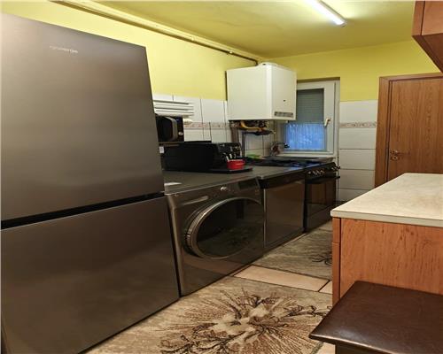 Apartament 3 camere etaj 1 in zona Vasile Aaron