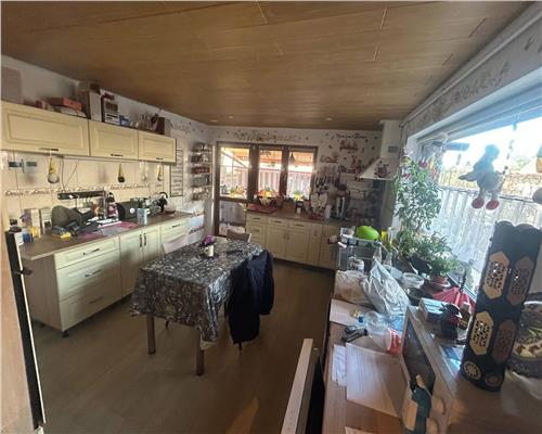 Casa cu 3 camere 3 bai living bucatarie Ciresica