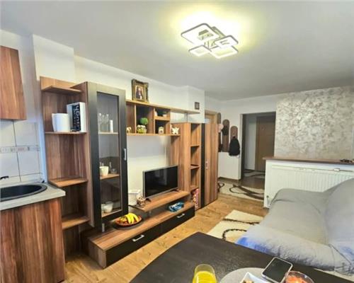 Apartament modern cu 4 camere loggie balcon si pivnita in zona Ciresica