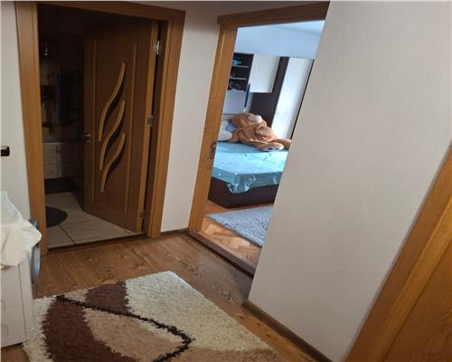 Apartament modern cu 4 camere loggie balcon si pivnita in zona Ciresica