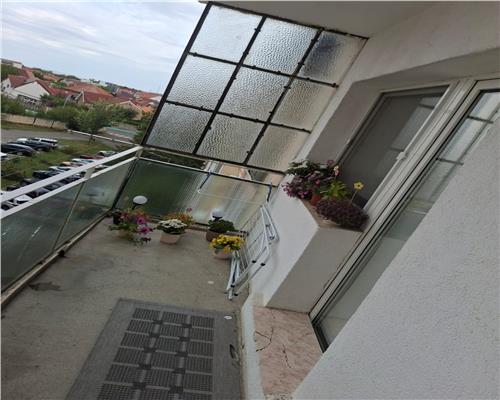 Apartament modern cu 4 camere loggie balcon si pivnita in zona Ciresica