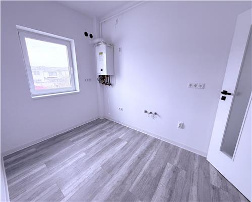 Apartament la CHEIE Etaj 1 cu 2 camere decomandat si camara