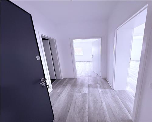 Apartament la CHEIE Etaj 1 cu 2 camere decomandat si camara