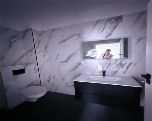 Apartament la CHEIE Etaj 1 cu 2 camere decomandat si camara
