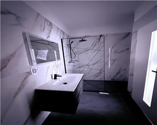 Apartament la CHEIE Etaj 1 cu 2 camere decomandat si camara