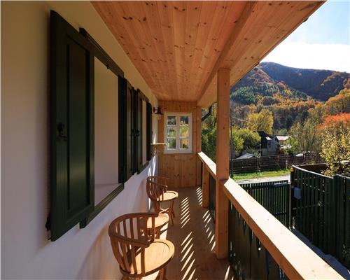 Casa moderna cu 3 camere si 600 mp teren in Cisnadioara