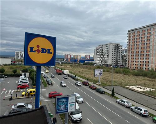 Apartament 3 camere etaj 3 cu balcon zona bd. Mihai Viteazu