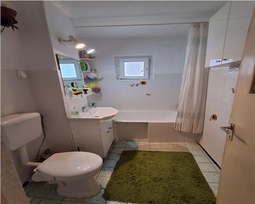 Apartament 3 camere decomandat 2 bai Turnisor