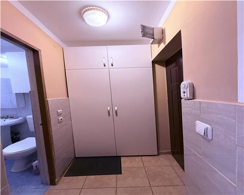 Garsoniera la mansarda cu balcon pe Str Siretului