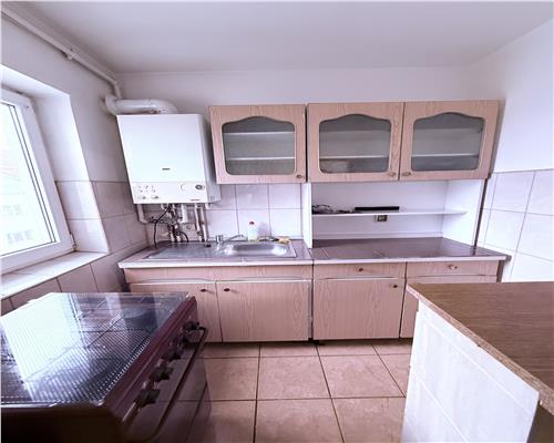 Garsoniera la mansarda cu balcon pe Str Siretului