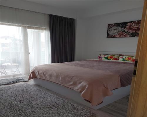 Apartament 3 camere etajul 1 cu loc de parcare