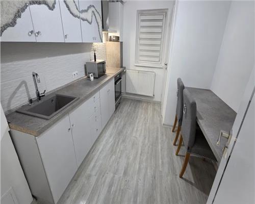 Apartament 3 camere complet mobilat si utilat Rusciorului