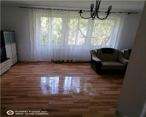 Apartament 3 camere decomandat  cu gradina proprie in Vasile Aaron