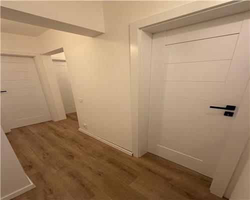 Apartament 3 camere 2 bai etaj 1 Strand