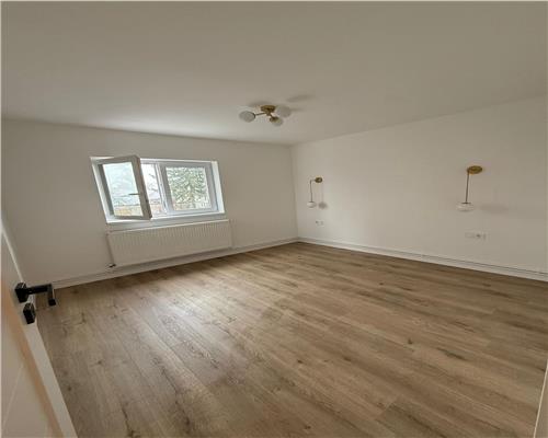 Apartament 3 camere 2 bai etaj 1 Strand