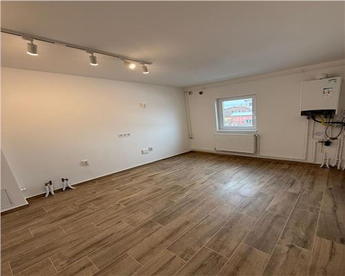 Apartament 3 camere 2 bai etaj 1 Strand