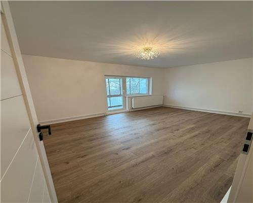 Apartament 3 camere 2 bai etaj 1 Strand