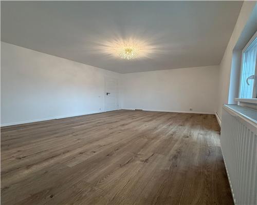 Apartament 3 camere 2 bai etaj 1 Strand