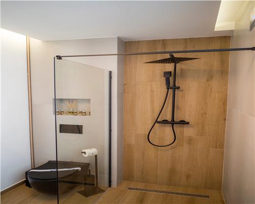 Afacere la cheie – locatie clasificata turistic – 437 mp – zona Lazaret