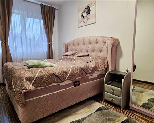 Apartament mobilat modern 2 camere balcon curte si parcare