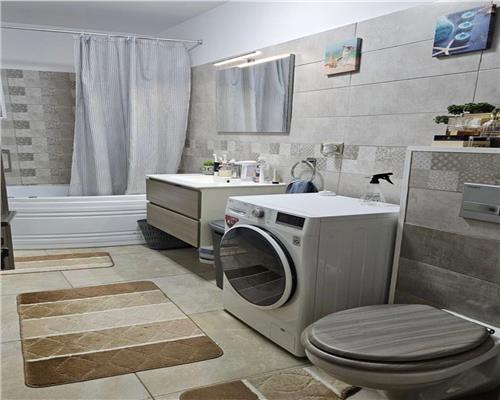 Apartament mobilat modern 2 camere balcon curte si parcare