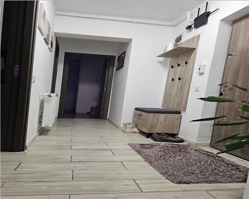 Apartament mobilat modern 2 camere balcon curte si parcare