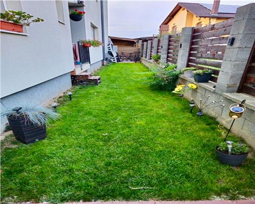 Apartament mobilat modern 2 camere balcon curte si parcare