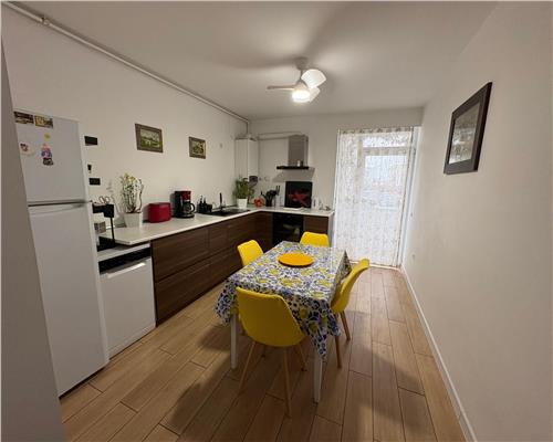 Apartament 3 camere 2 bai si gradina in zona Selimbar