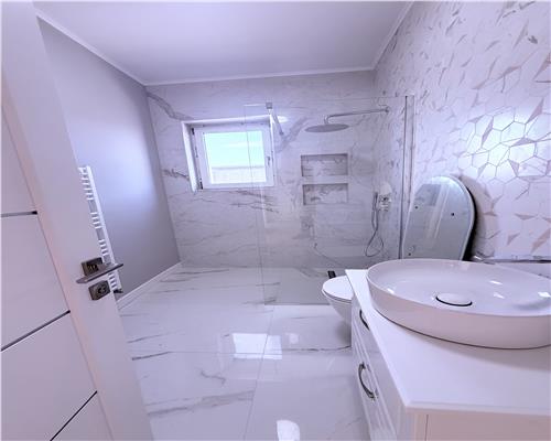 Pethouse lux 4 camere 2 bai teras 144 garaj Parcul Sub Arini