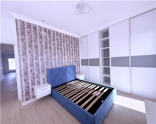 Pethouse lux 4 camere 2 bai teras 144 garaj Parcul Sub Arini