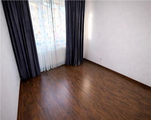 Apartament cu 3 camere, decomandat, 93 mp +29mp (terasa si balcoane)