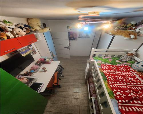 Apartament 3 camere etaj1 Calea Surii Mici cu balcon si loc de parcare