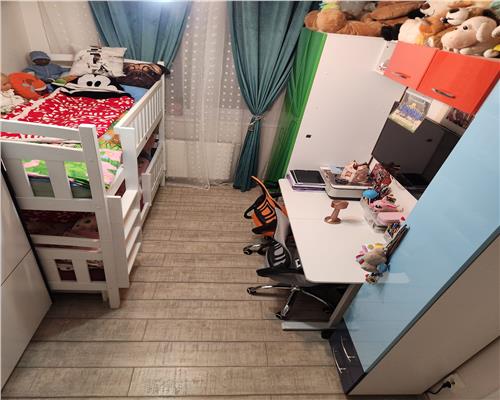 Apartament 3 camere etaj1 Calea Surii Mici cu balcon si loc de parcare