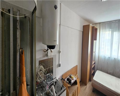 Garsoniera 17mp | etaj intermediar | dependinte | zona Compa