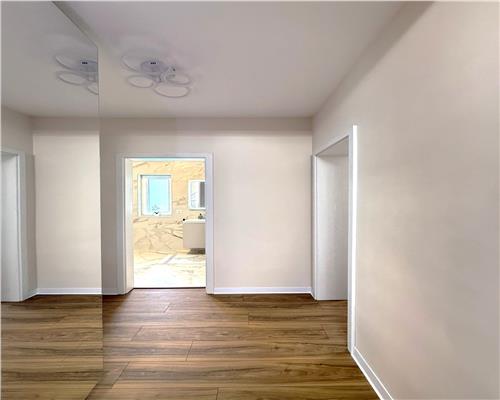 Apartament de lux prima inchiriere 3 camere balcon parcare