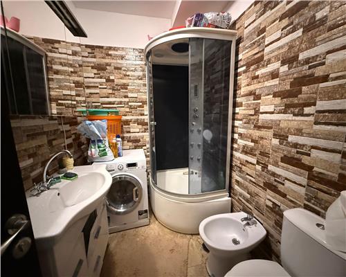 Apartament cu 2 camere etajul 1 cu balcon si parcare zona Arhitectilor