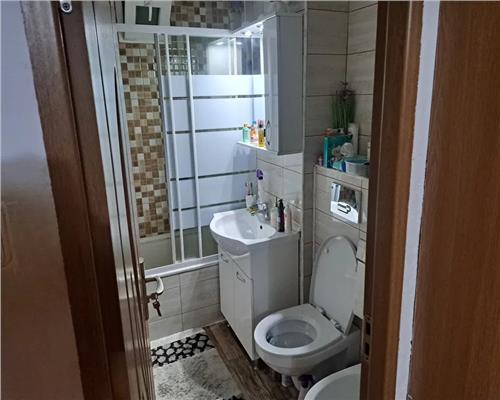Apartament 2 camere decomandate cu balcon si pivnita