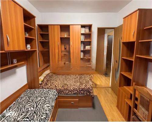 Apartament 2 camere decomandate cu balcon si pivnita