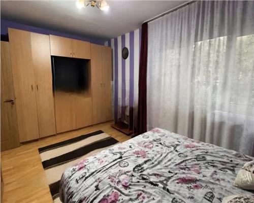 Apartament 2 camere decomandate cu balcon si pivnita